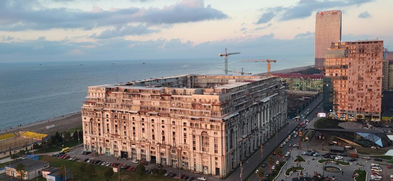 Black Sea Apartments Alliance Palace Batumi Exterior photo